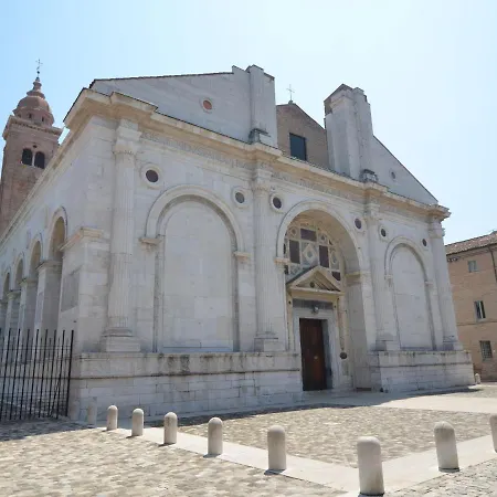 Renovated In Northern Zone Of Riccione, 100 Meters From The Sea Ριτσιόνε