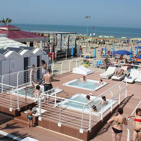 Renovated In Northern Zone Of Riccione, 100 Meters From The Sea *