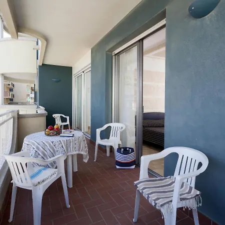 Renovated In Northern Zone Of Riccione, 100 Meters From The Sea Apartment